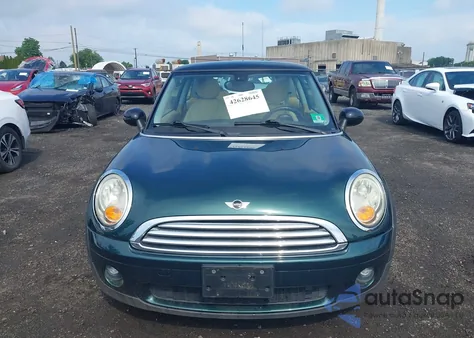 2008 Mini Cooper из США, поврежденный, VIN WMWMF33518TU66603